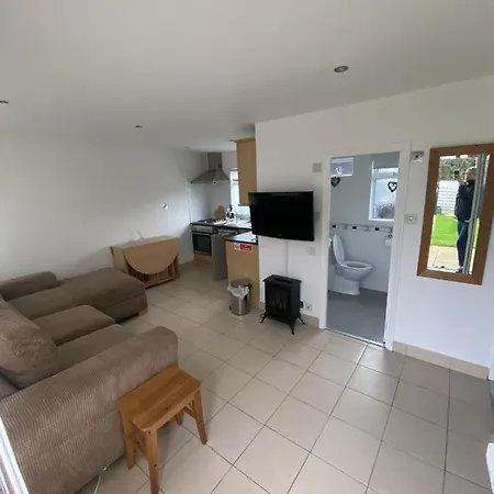 Granada, 2 Bedroom Chalet With Onsite Pool And Bar Selsey Exterior photo